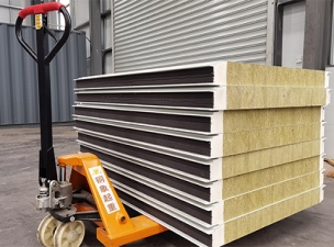 聚氨酯側封巖棉板